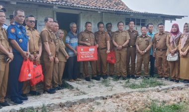 PENYERAHAN BANTUAN BEDAH RUMAH