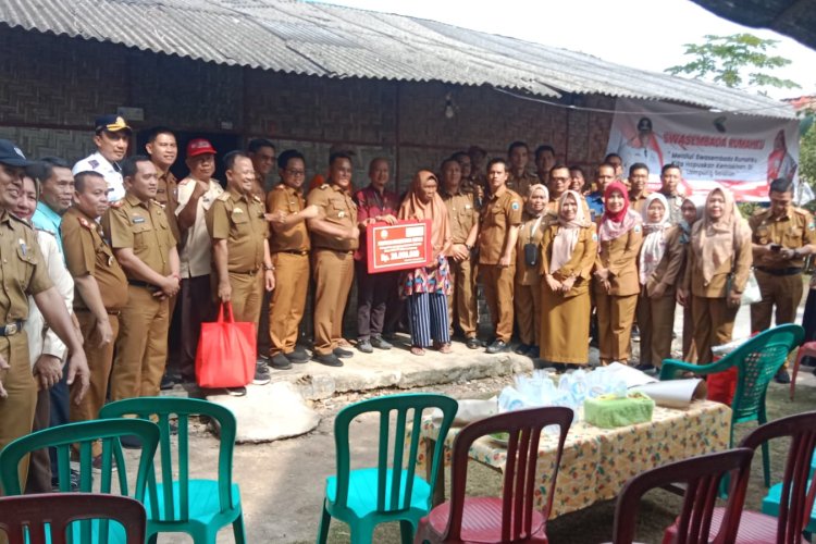 PENYERAHAN BANTUAN BEDAH RUMAH